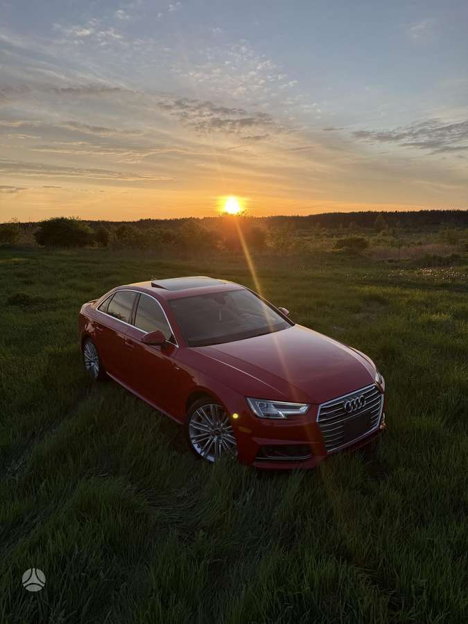Audi A4, 2.0 l., Седан