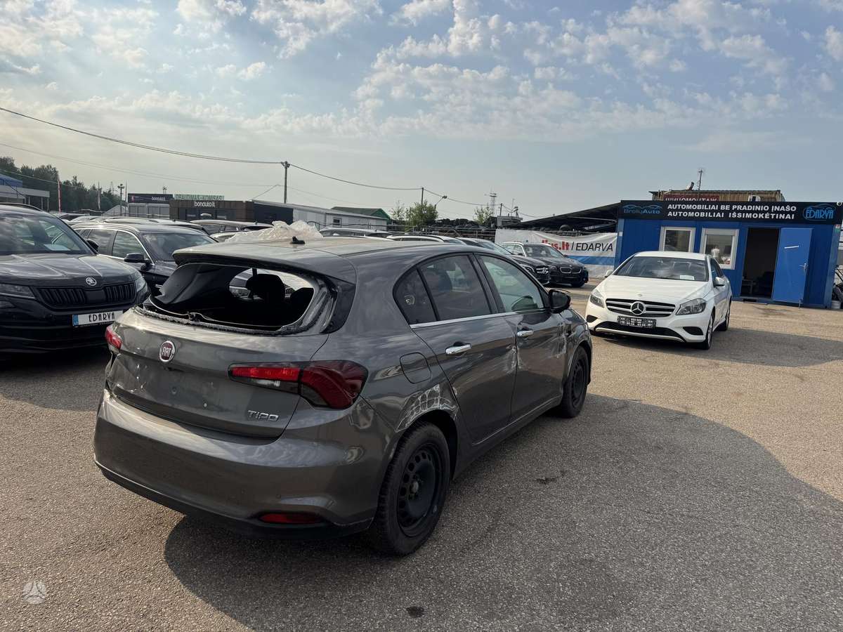 Fiat Tipo, 1.4 l., hatchback