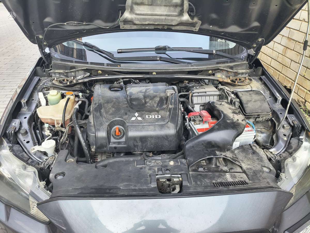 Mitsubishi Lancer, 2.0 l., Хэтчбек