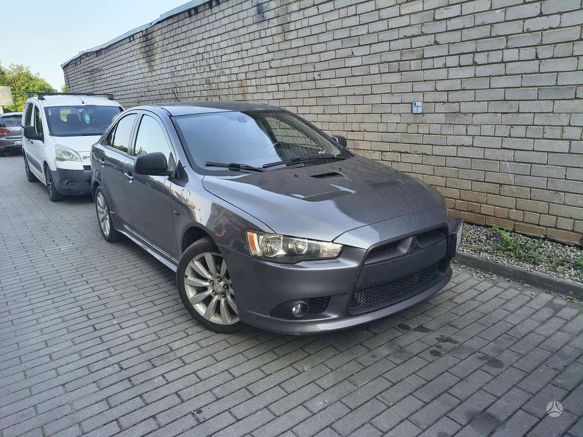 Mitsubishi Lancer, 2.0 l., Хэтчбек