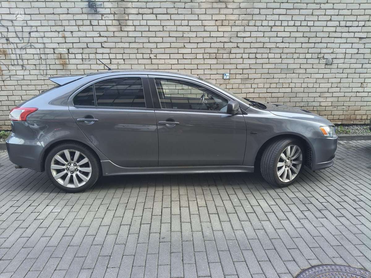 Mitsubishi Lancer, 2.0 l., Хэтчбек