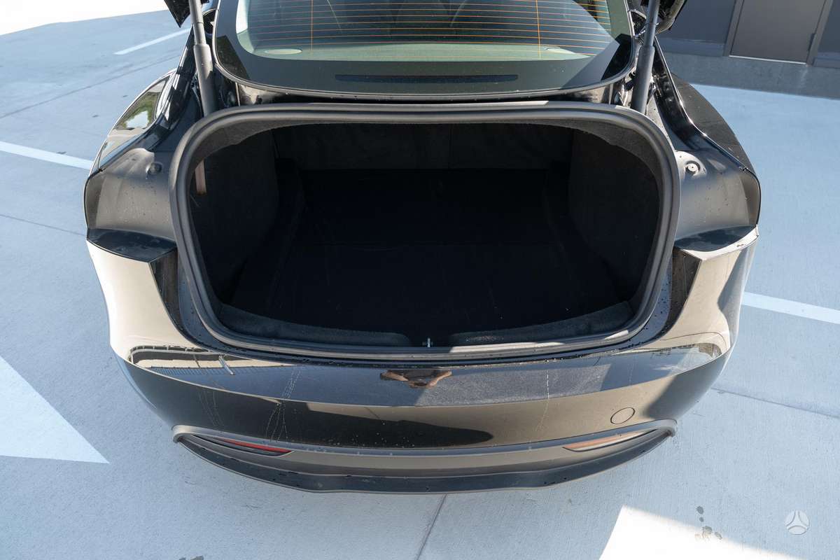 Tesla Model 3, hečbekas