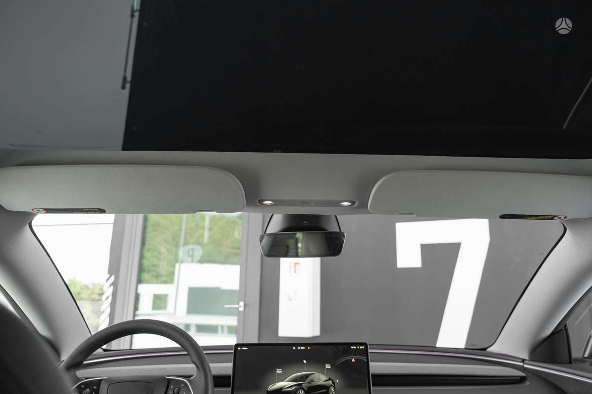 Tesla Model 3, Хэтчбек