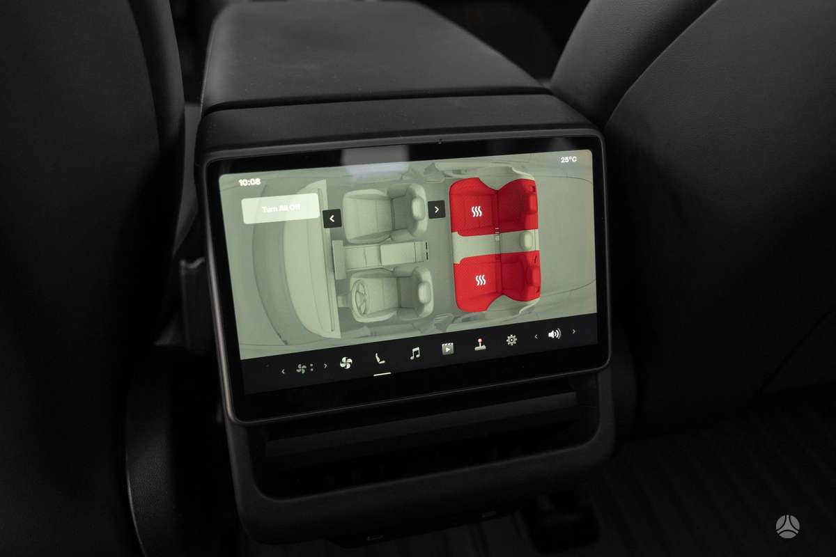 Tesla Model 3, hatchback