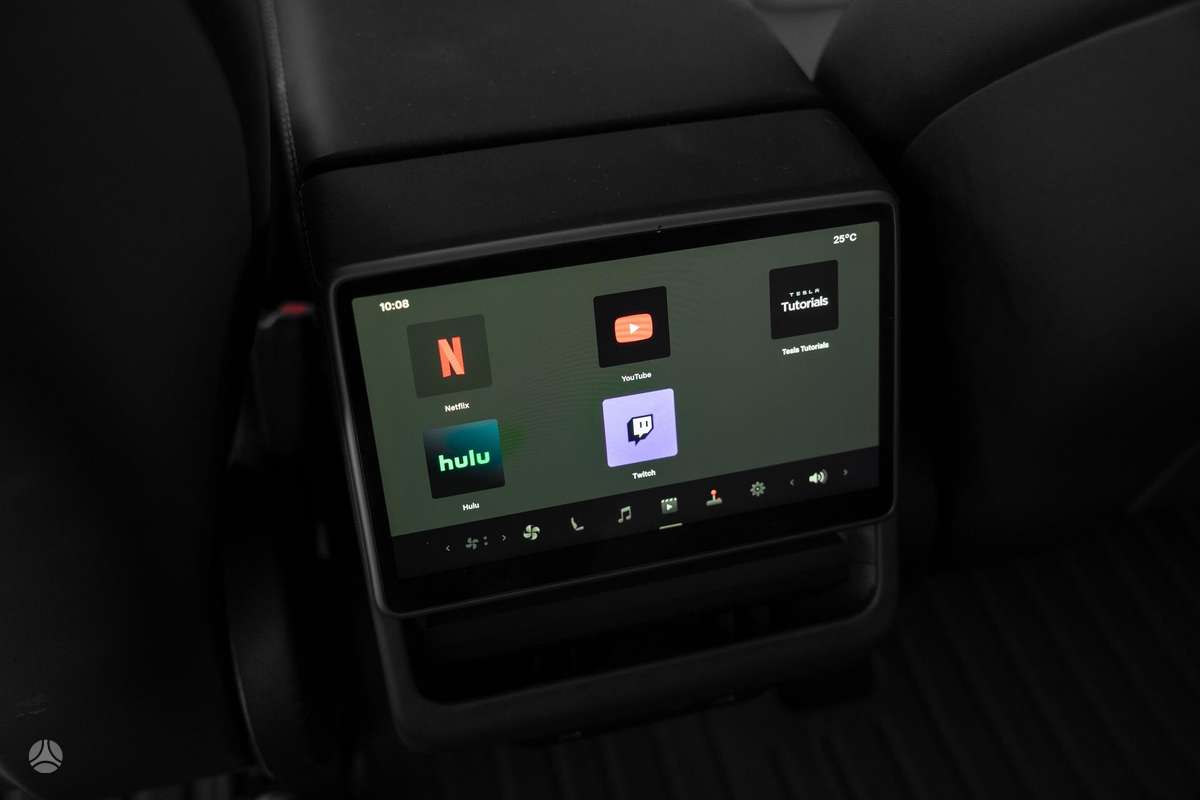 Tesla Model 3, Хэтчбек