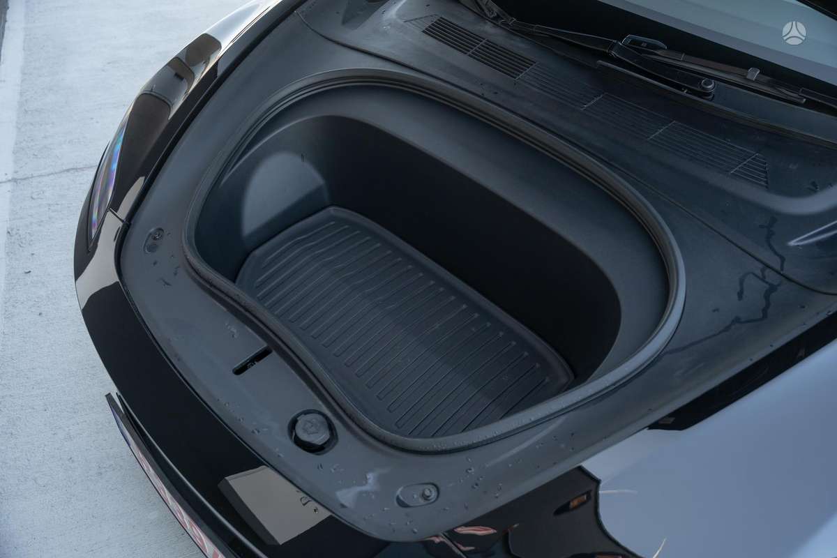 Tesla Model 3, Хэтчбек