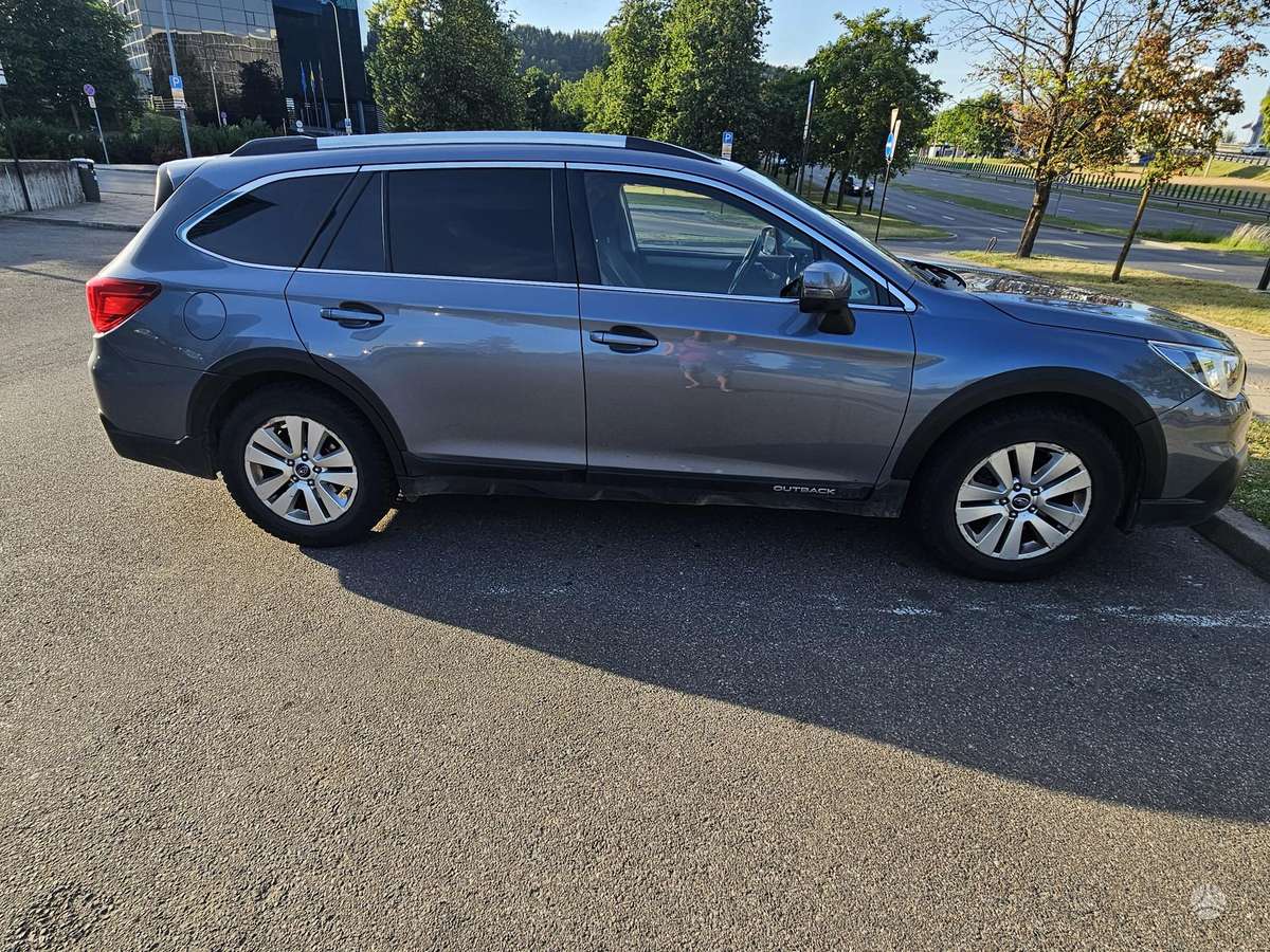 Subaru Outback, universalas