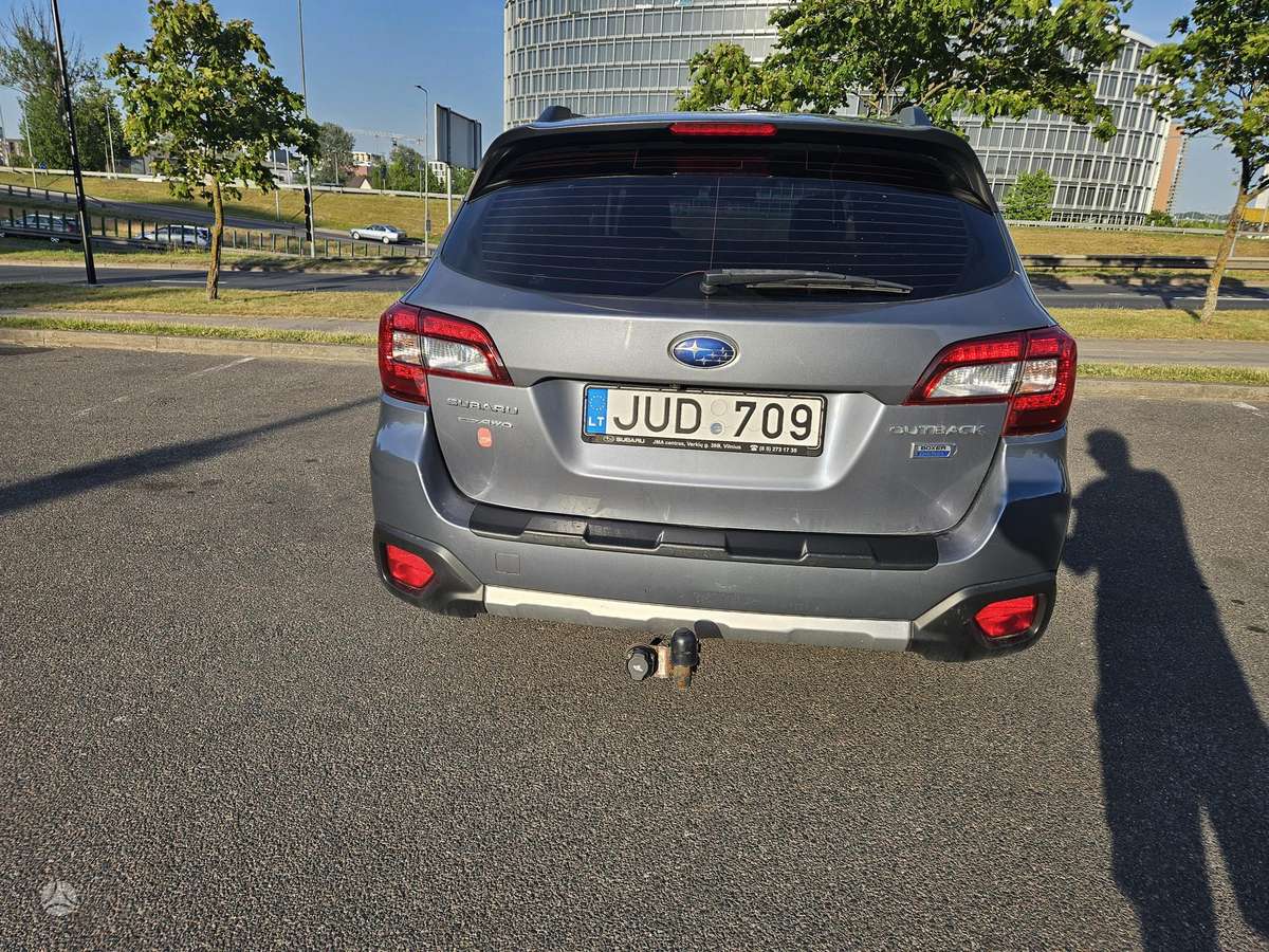Subaru Outback, universalas