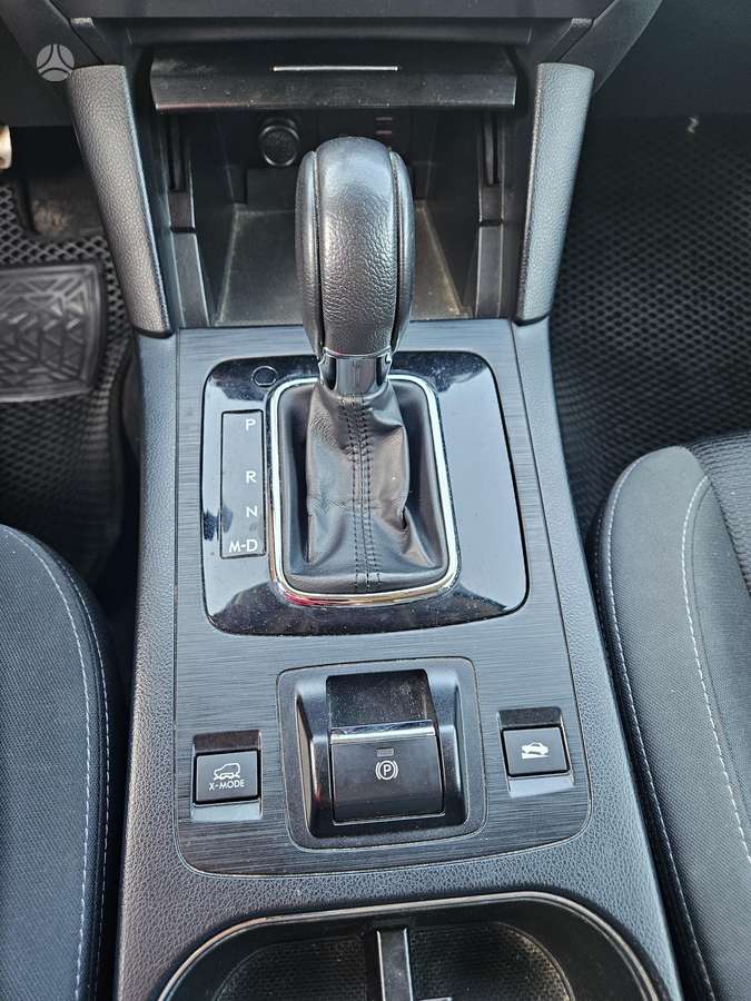 Subaru Outback, universalas