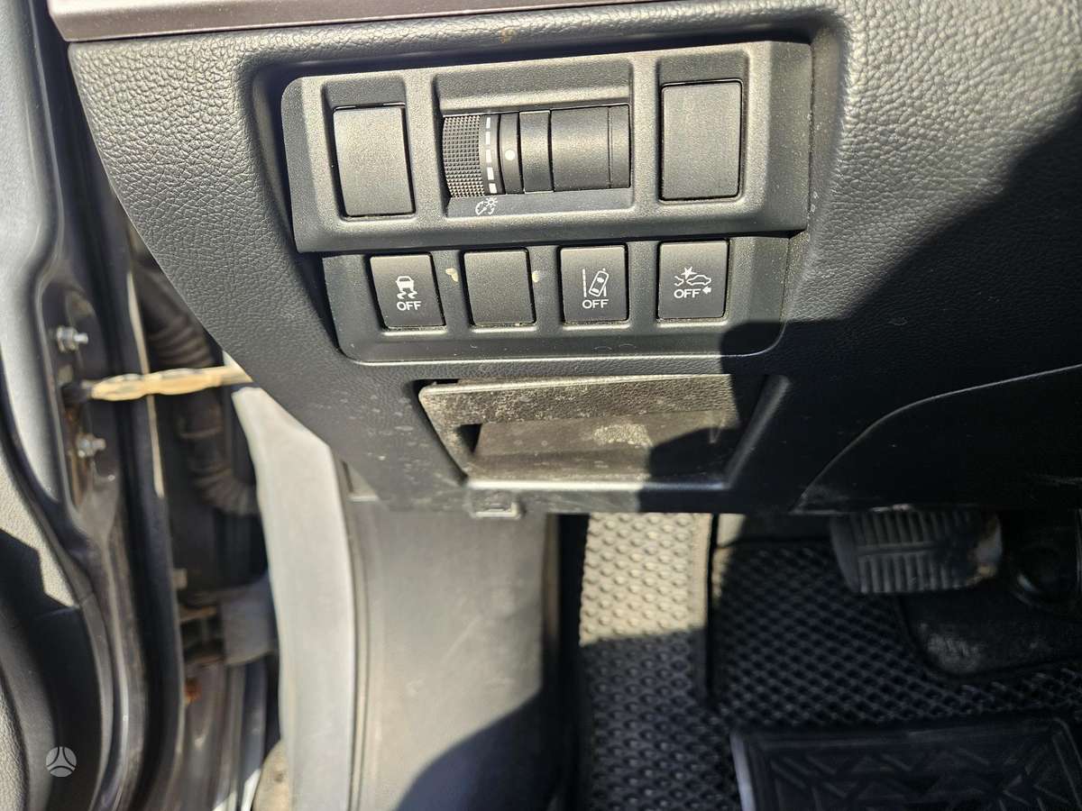 Subaru Outback, universalas