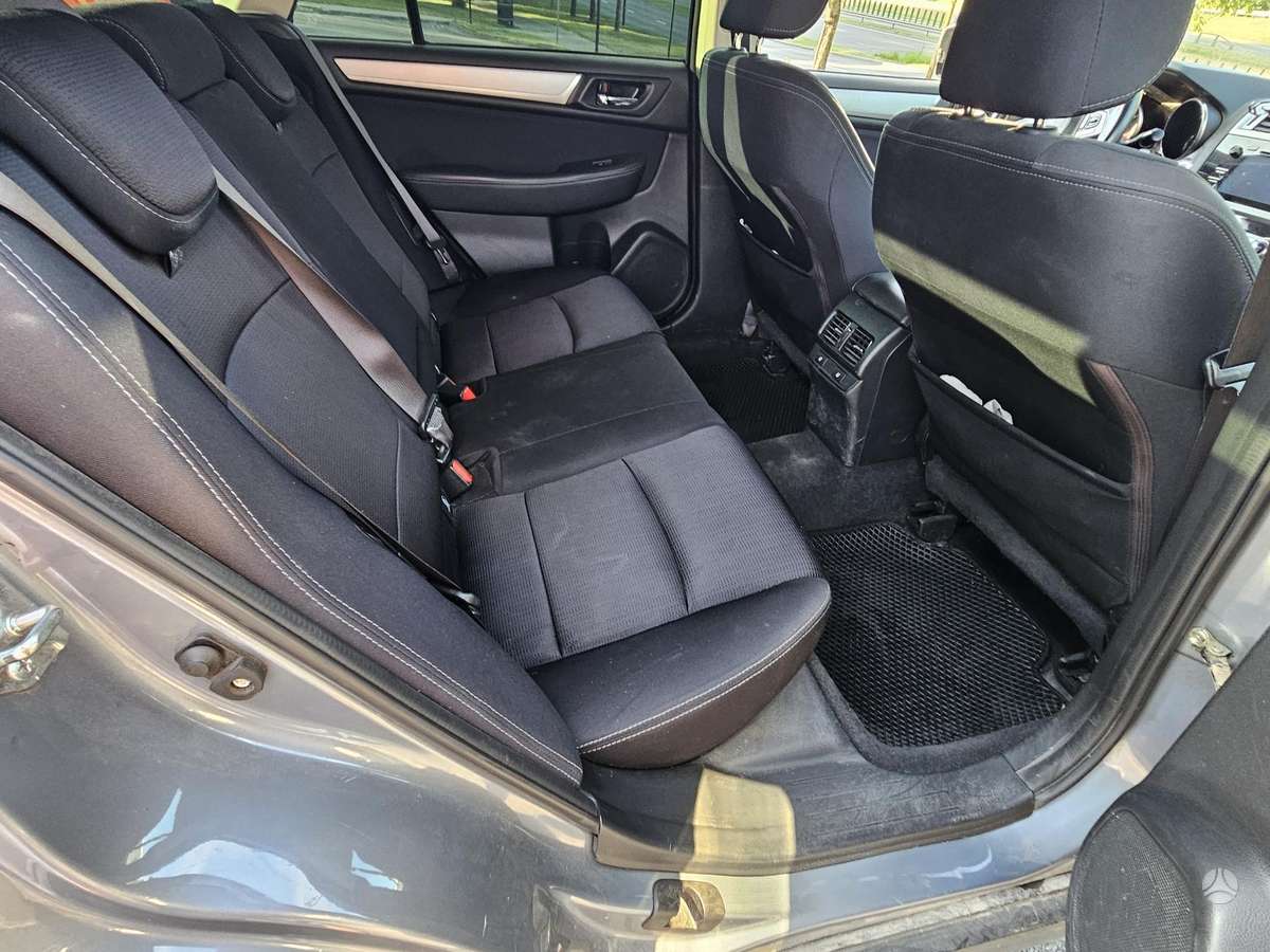 Subaru Outback, universalas