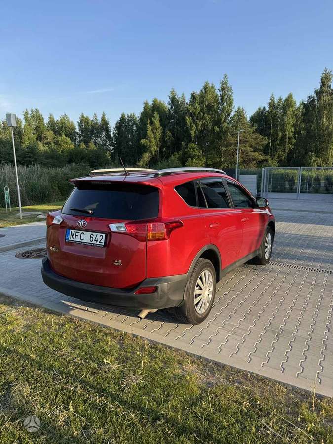 Toyota RAV4 - 8