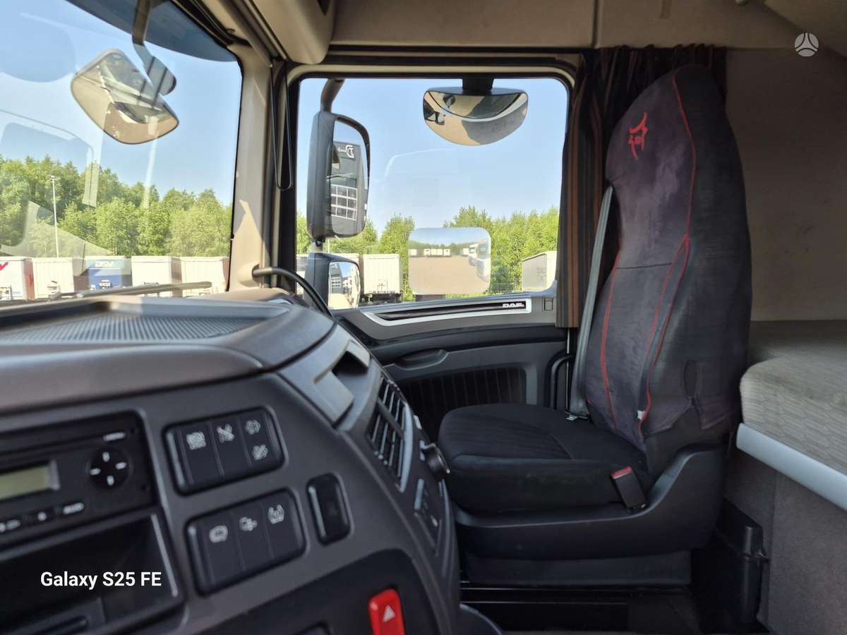 DAF XF106.480, 2 спальных места