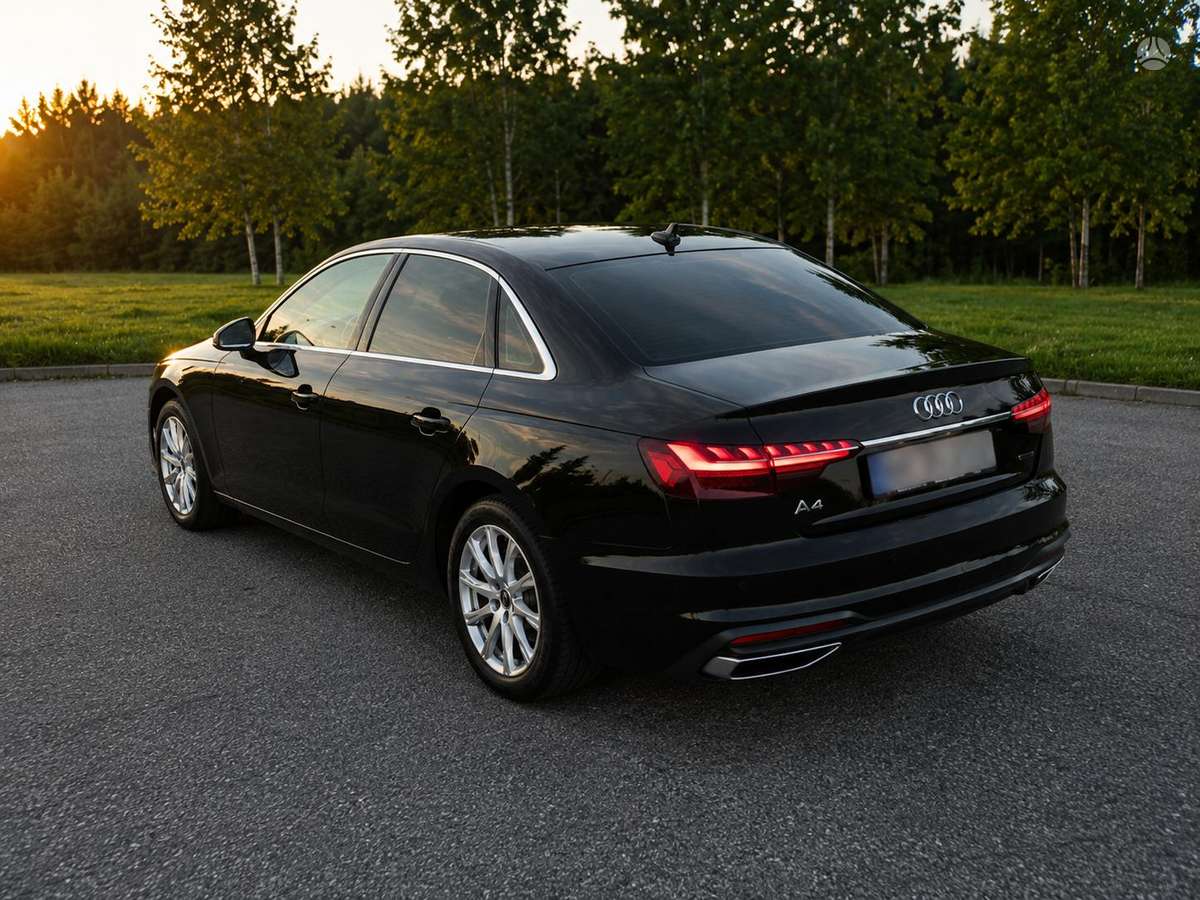 Audi A4, 2.0 l., Седан