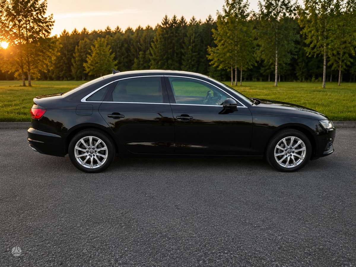 Audi A4, 2.0 l., Седан