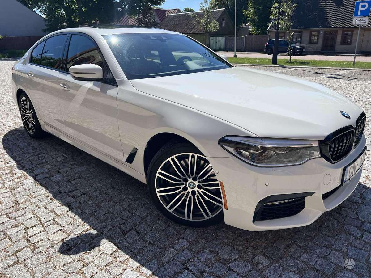 BMW 530, Седан