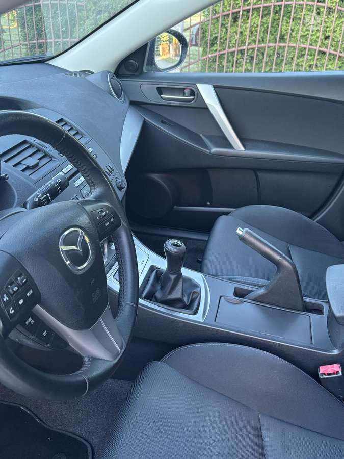 Mazda 3, 1.6 l., hatchback