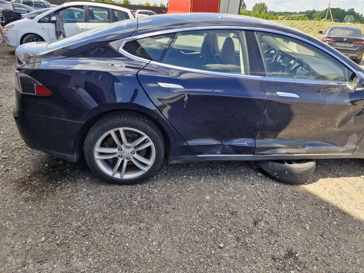 Tesla Model S, sedans