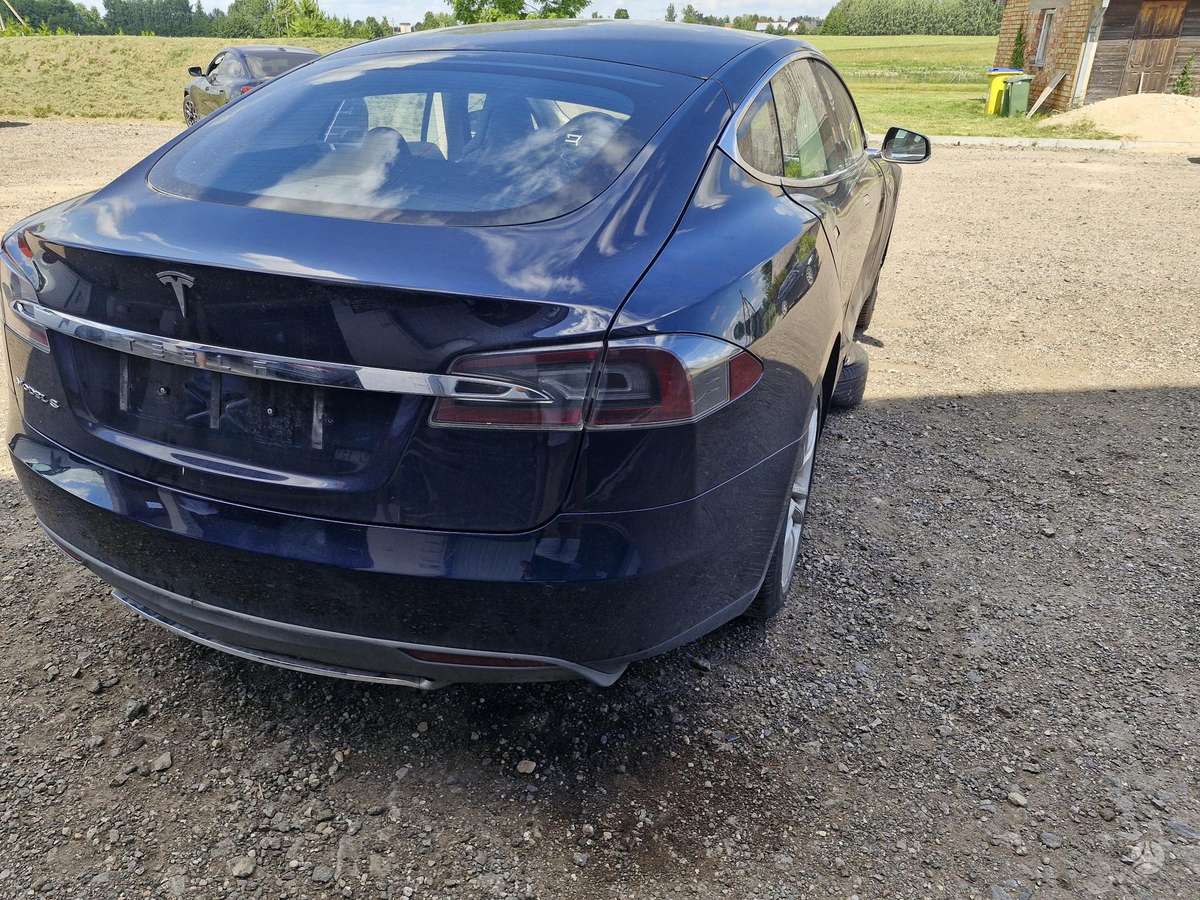 Tesla Model S, sedans