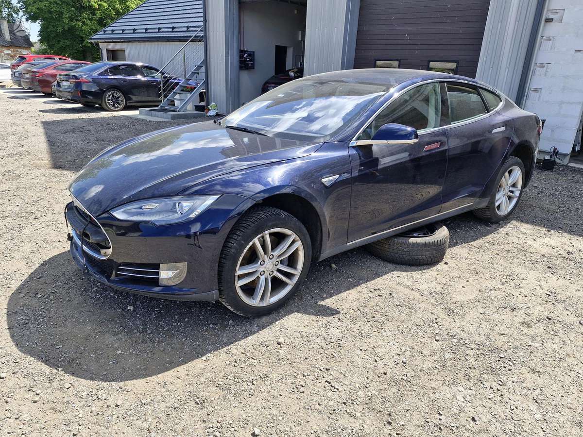 Tesla Model S, sedans