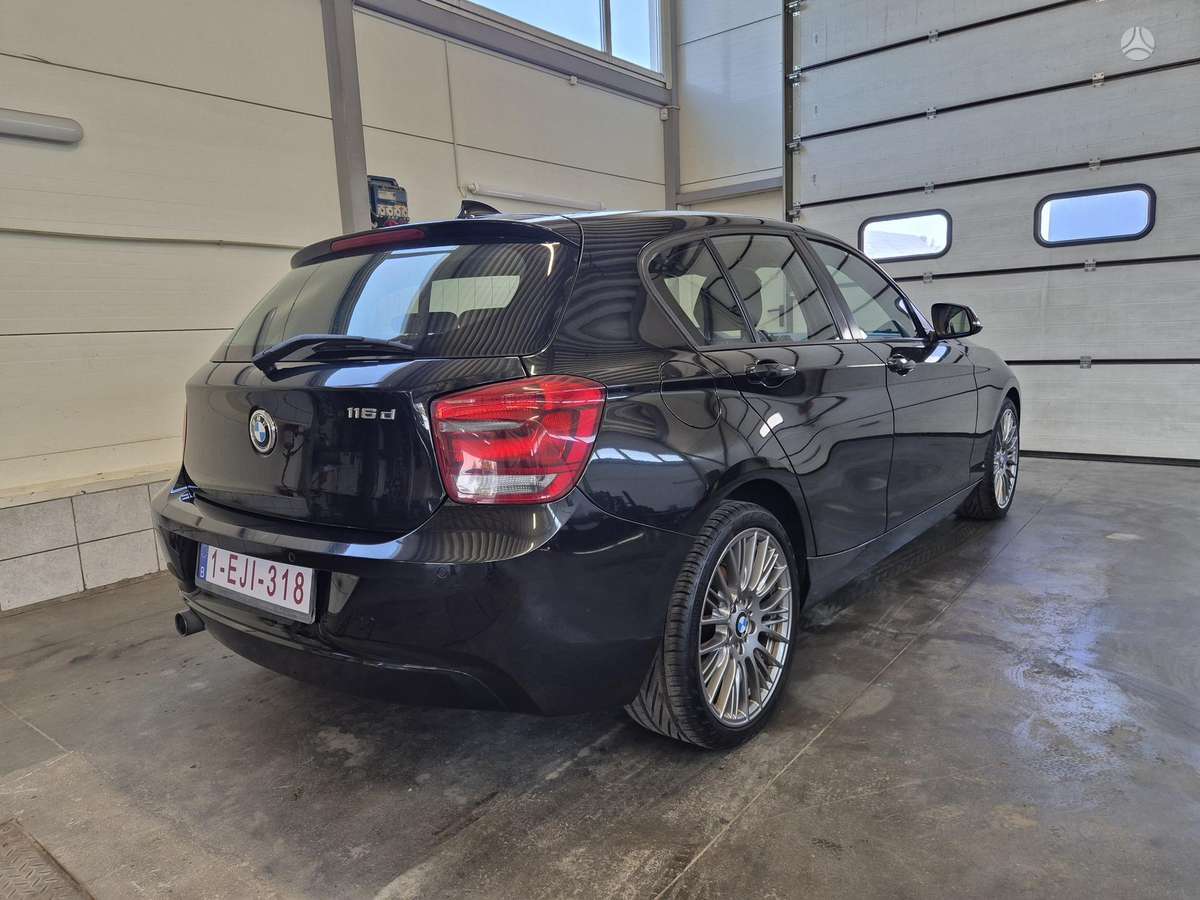 BMW 116, 2.0 l., hatchback