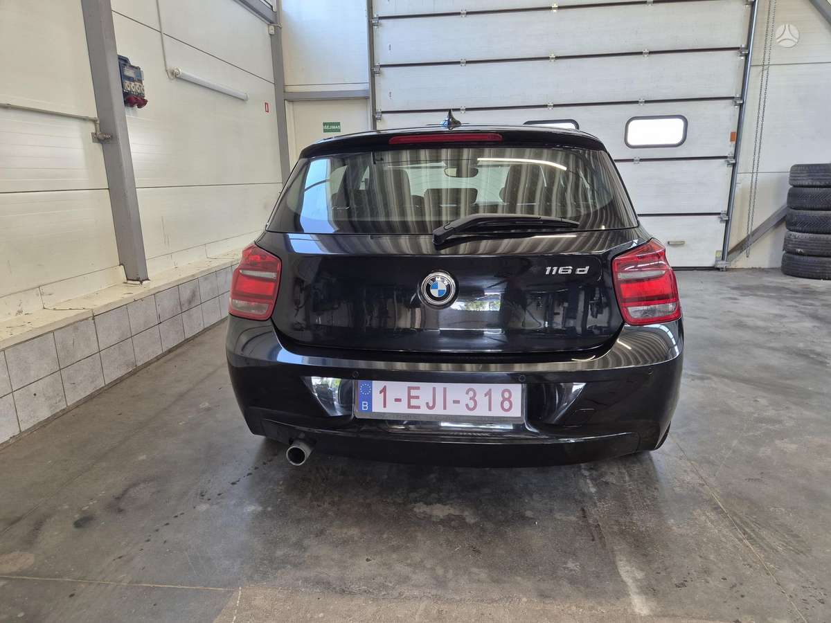 BMW 116, 2.0 l., hatchback