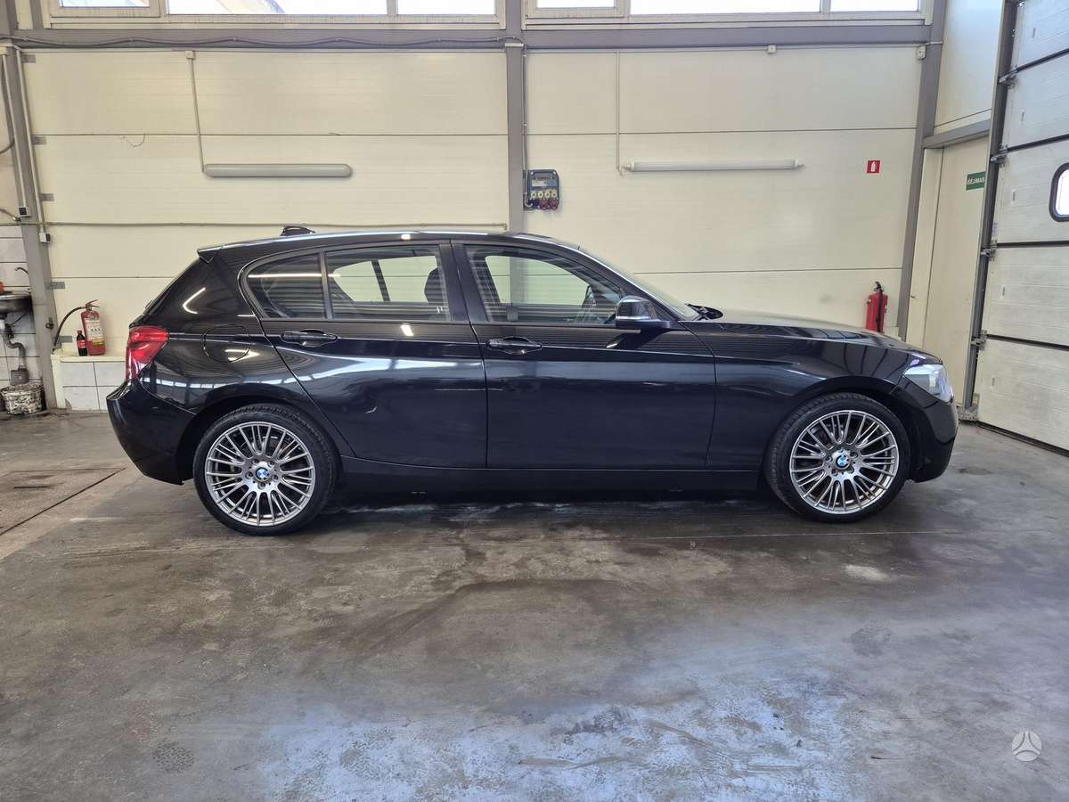 BMW 116, 2.0 l., hatchback