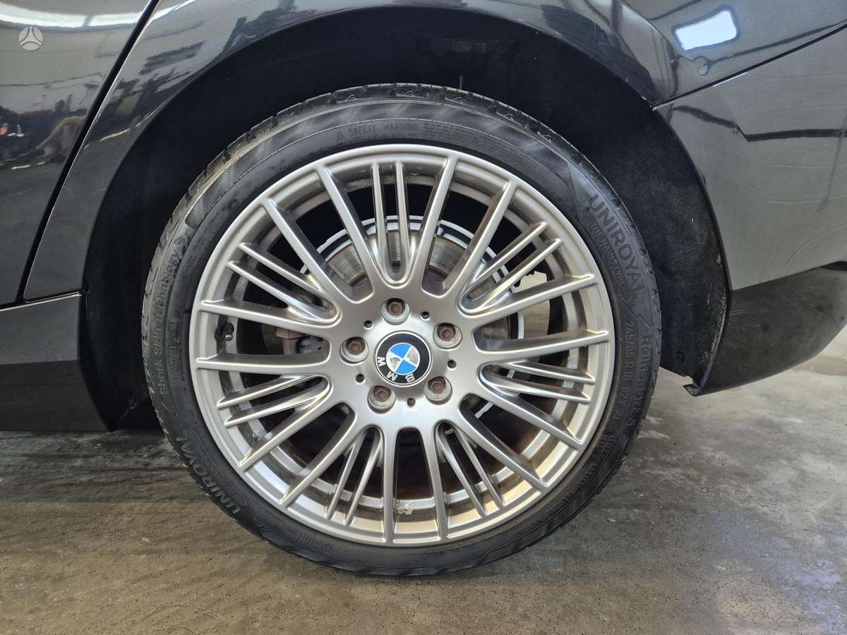 BMW 116, 2.0 l., hatchback