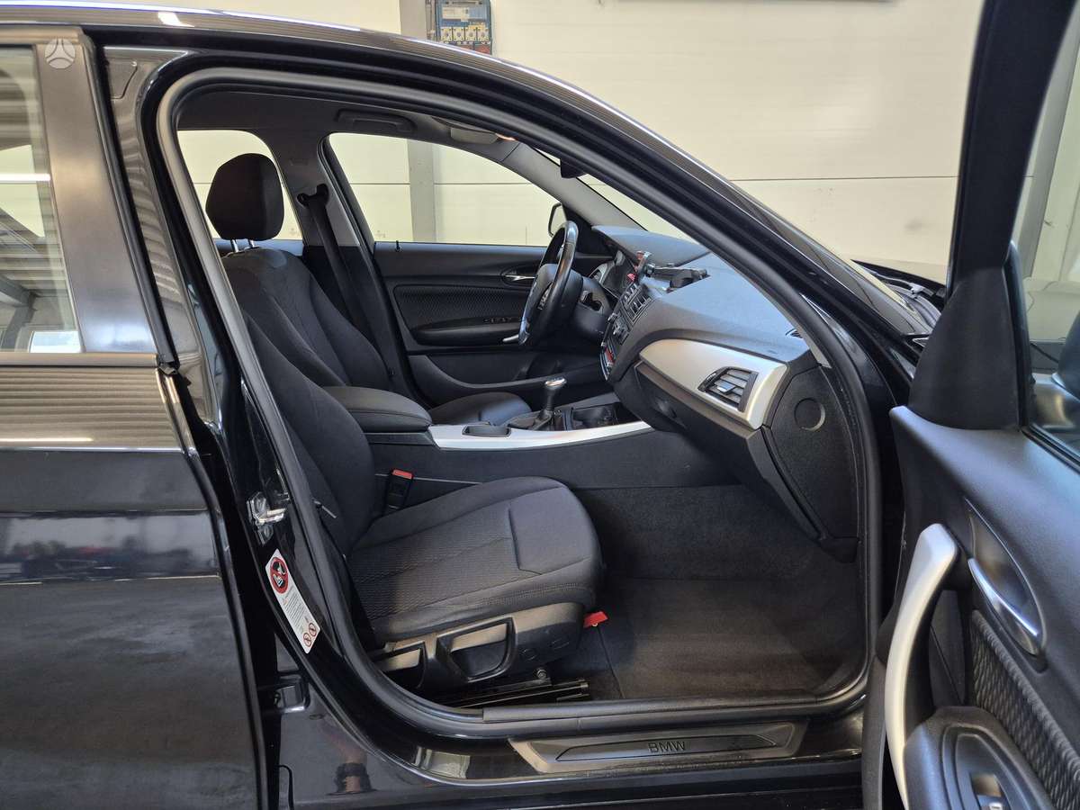 BMW 116, 2.0 l., hatchback