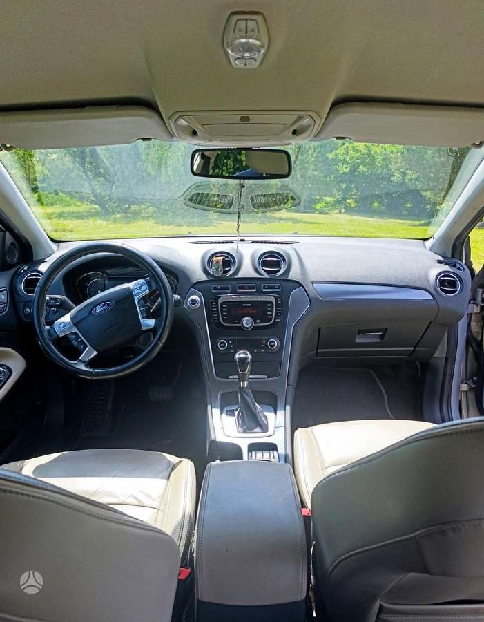 Ford Mondeo, 2.2 l., hatchback