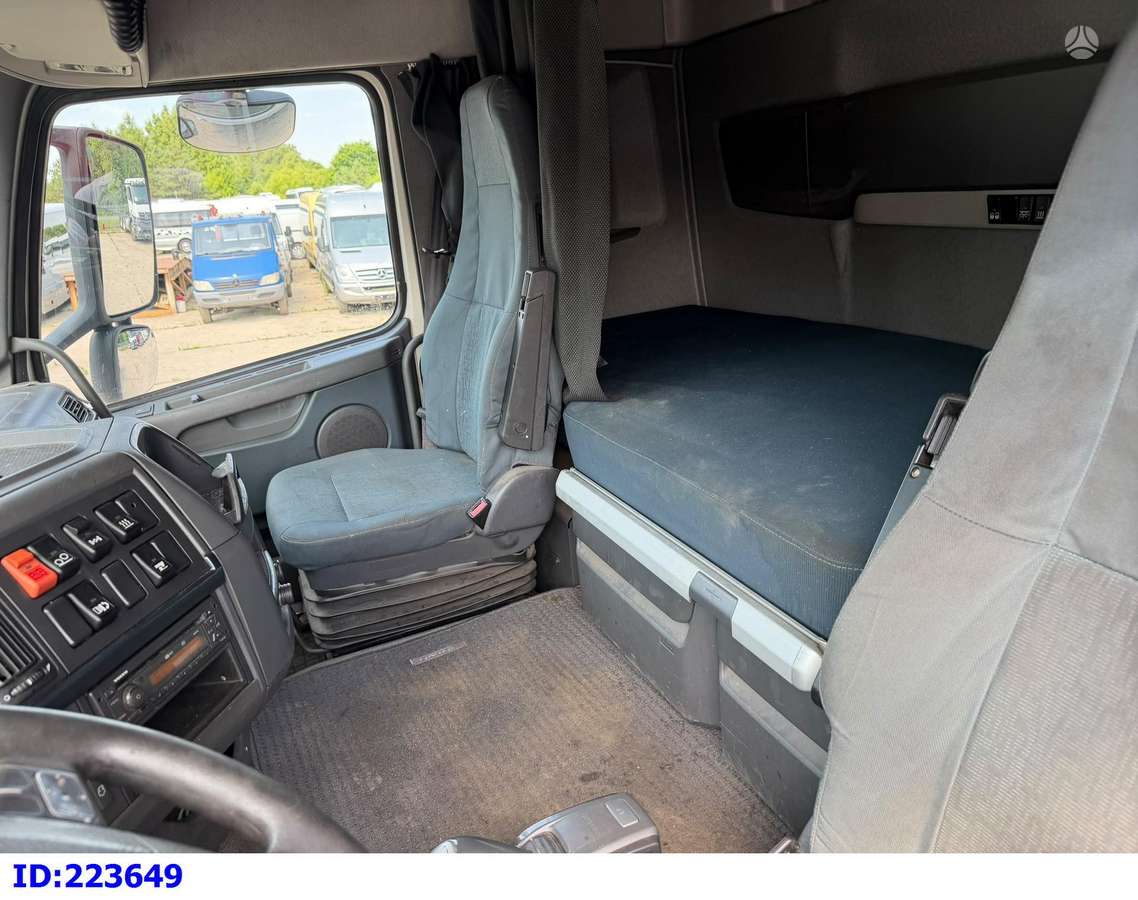 Volvo FH13 440 6X2 Hydraulics, double sleeper