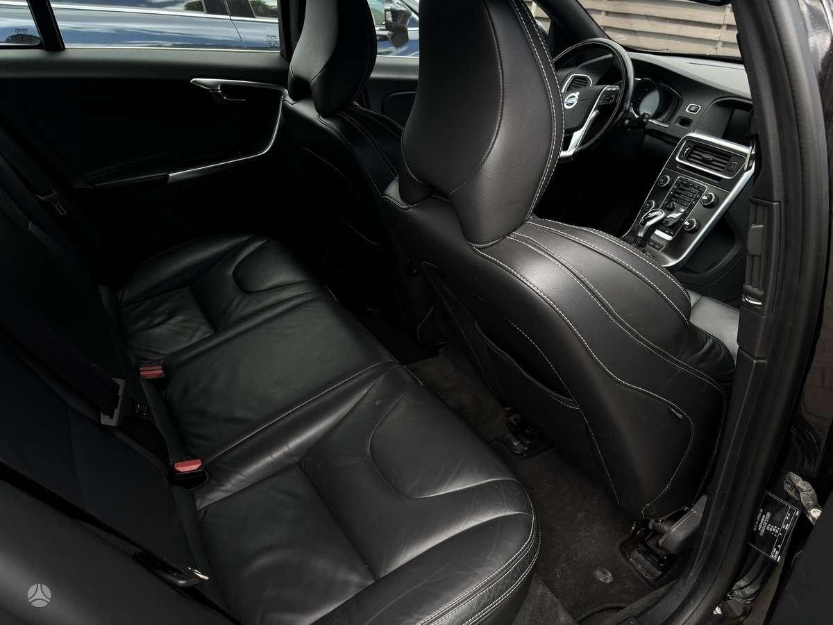 Volvo V60 - 11