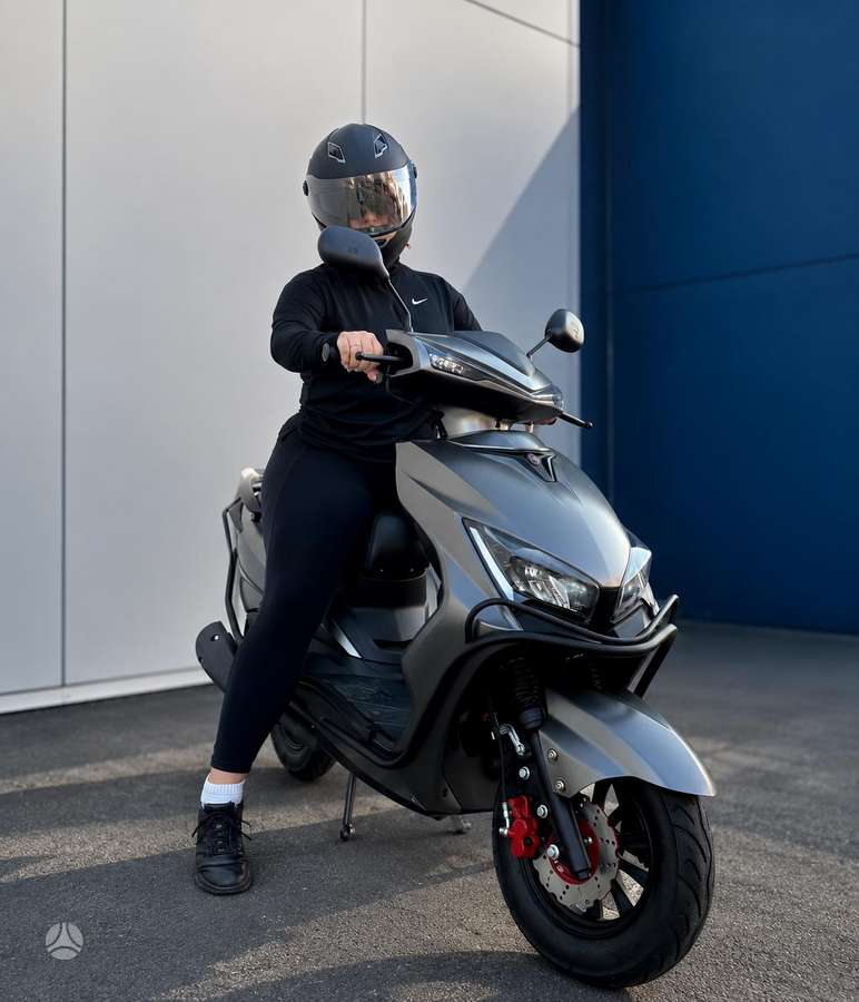 Yamaha Cygnus 49cc, scooters / mopeds