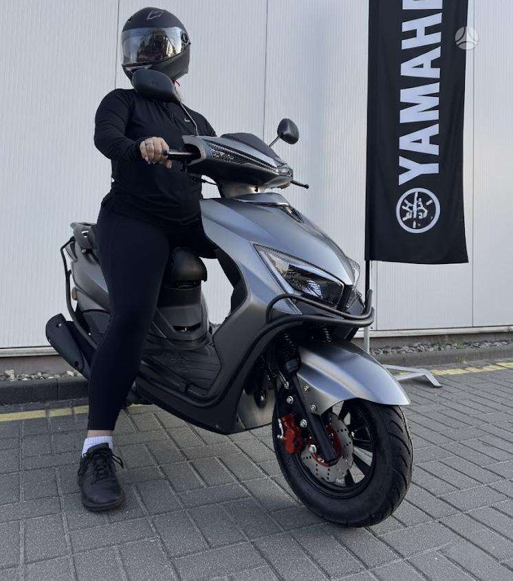 Yamaha Cygnus 49cc, scooters / mopeds