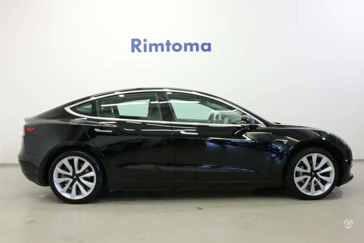 Tesla Model 3, 78 kWh, hatchback