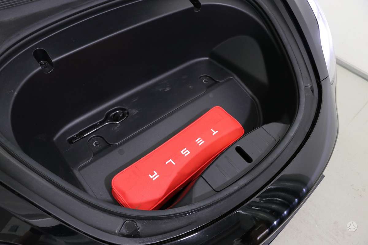 Tesla Model 3, 78 kWh, hatchback