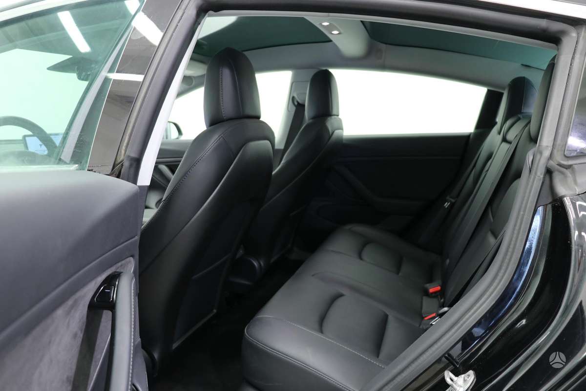 Tesla Model 3, 78 kWh, hatchback