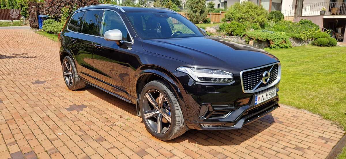 Volvo XC90 - 1
