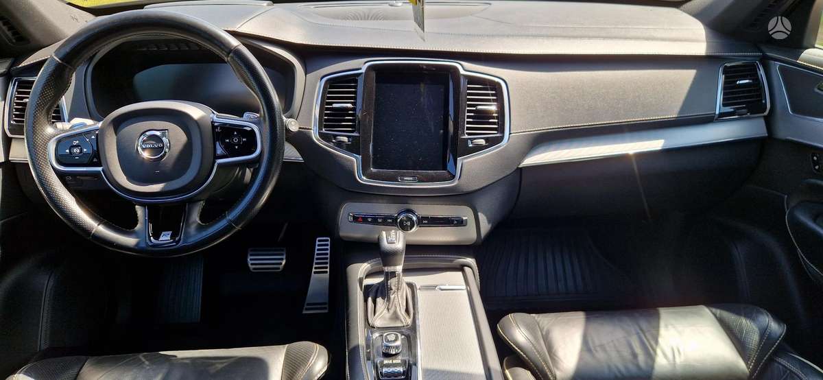 Volvo XC90 - 8