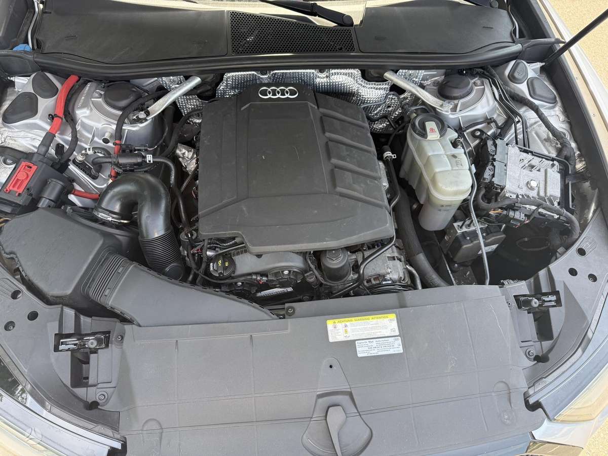 Audi A6, 2.0 l., Седан