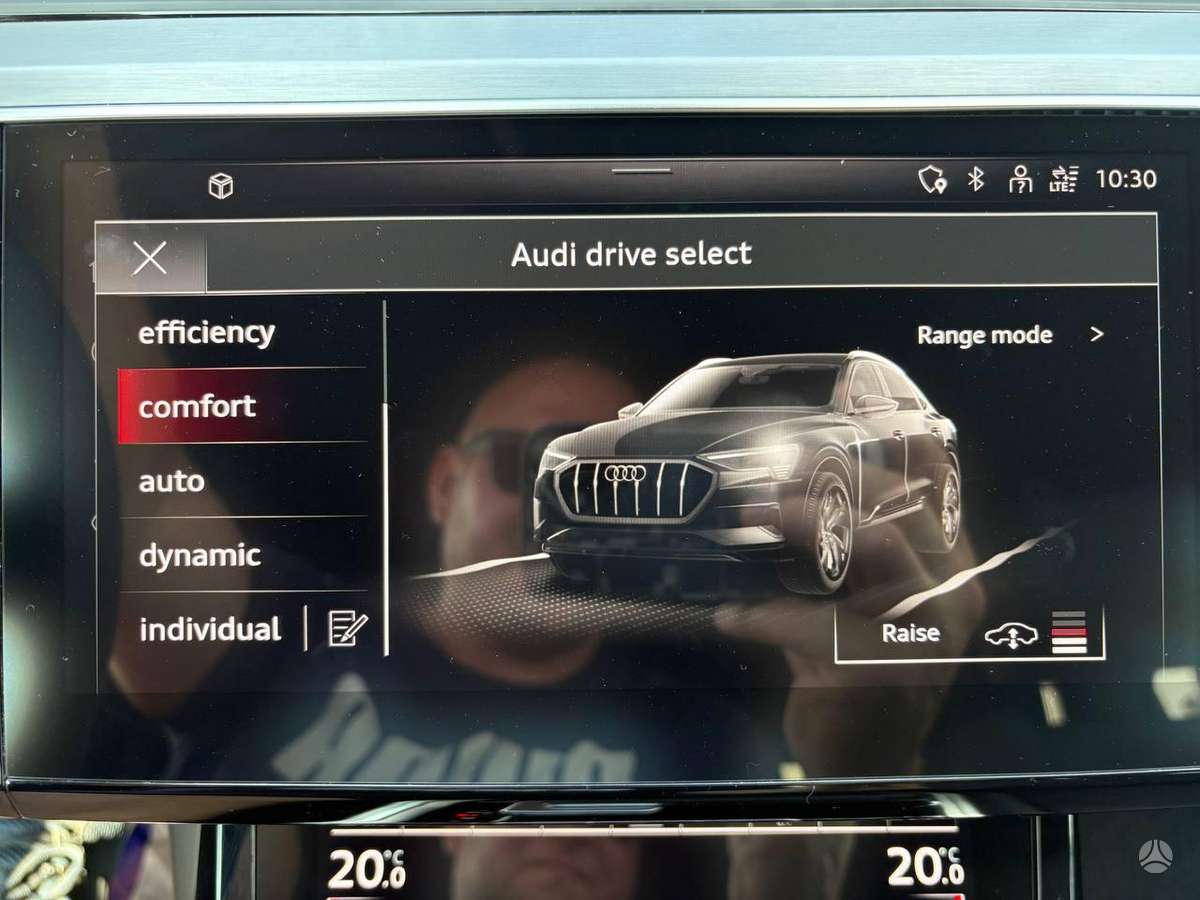 Audi e-tron S, 95 kWh, off-road / crossover