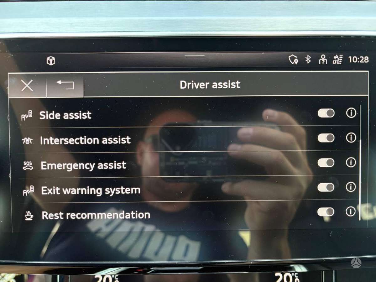Audi e-tron S, 95 kWh, off-road / crossover