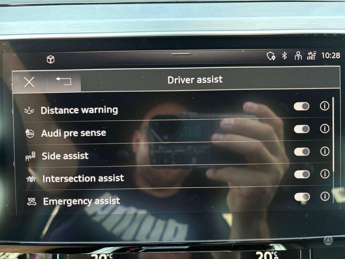 Audi e-tron S, 95 kWh, off-road / crossover