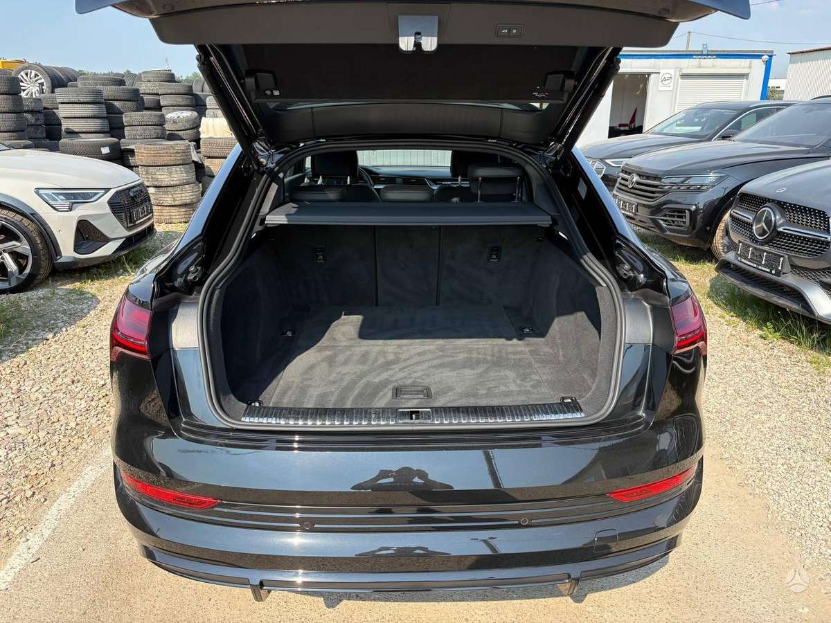 Audi e-tron S, 95 kWh, off-road / crossover