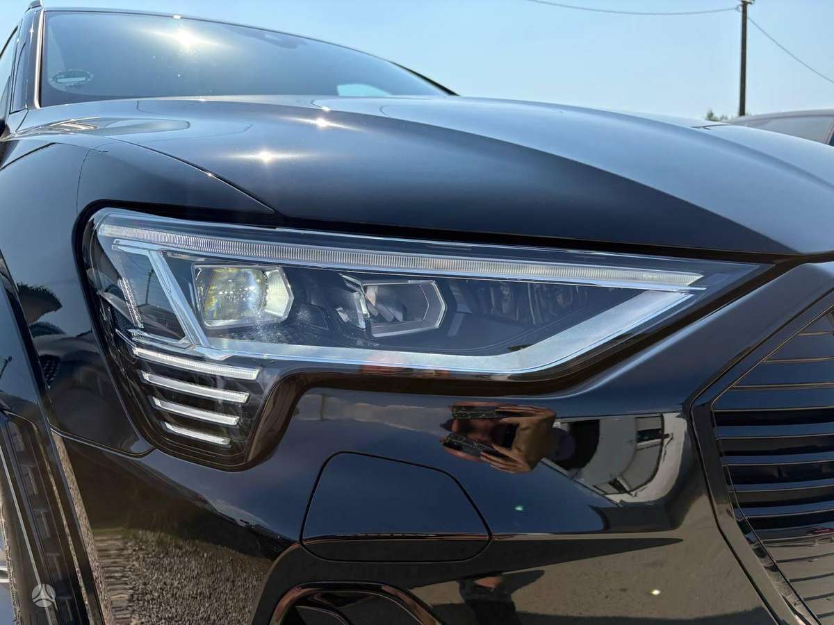 Audi e-tron S, 95 kWh, off-road / crossover