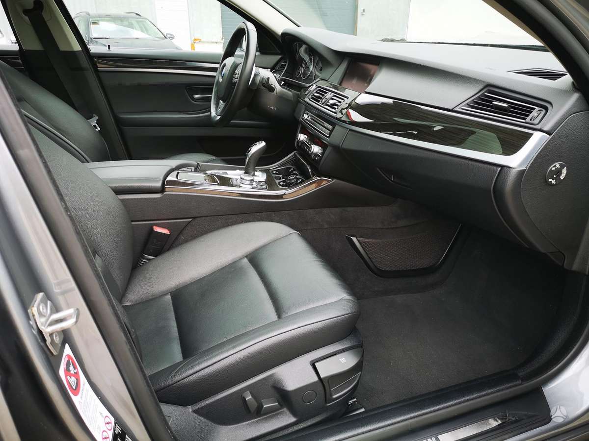 BMW 520, 2.0 l., Седан