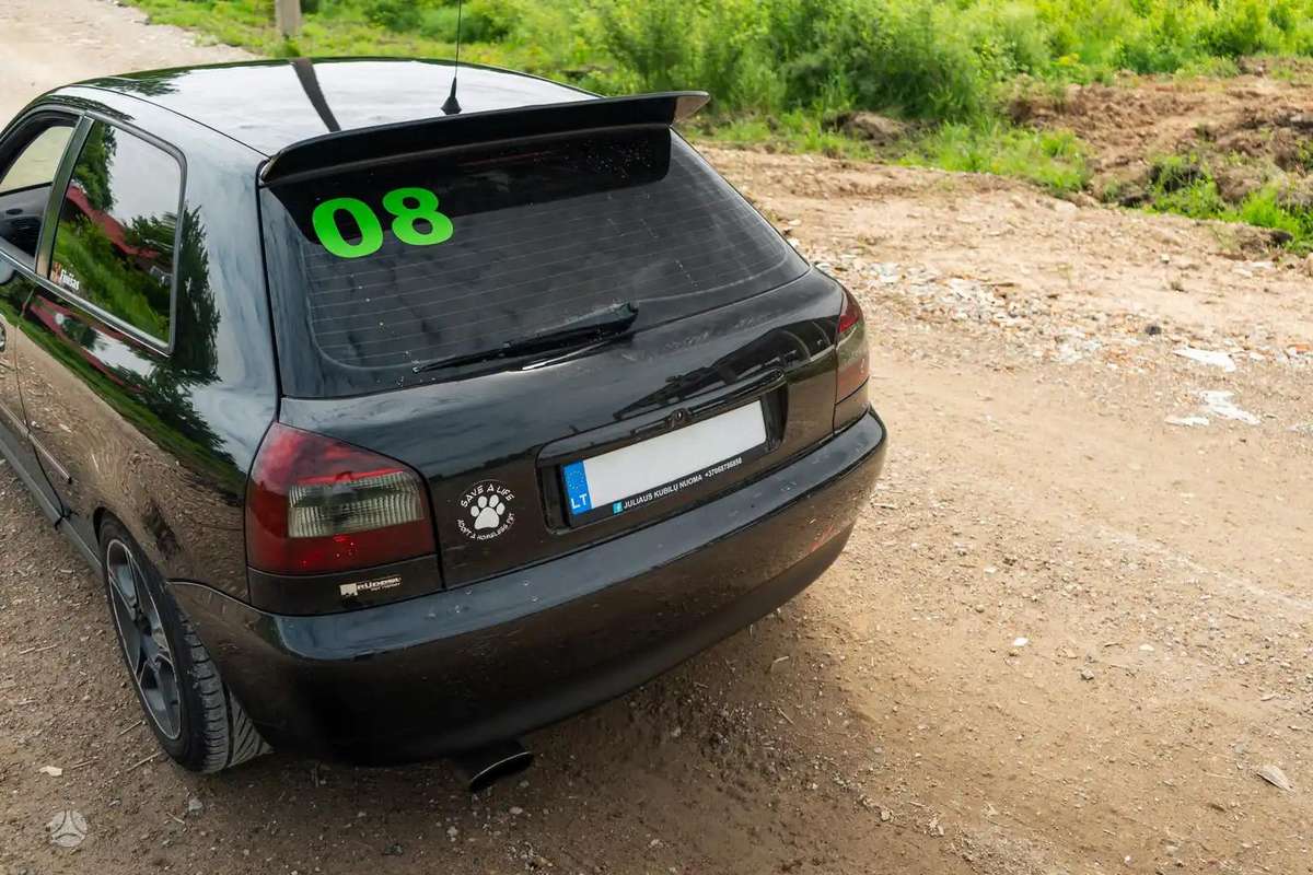 Audi A3, 1.8 l., Хэтчбек