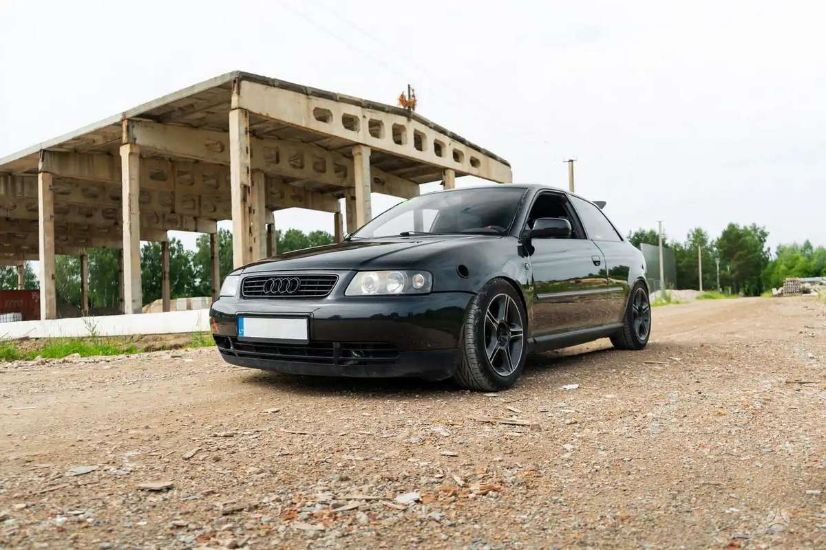 Audi A3, 1.8 l., Хэтчбек