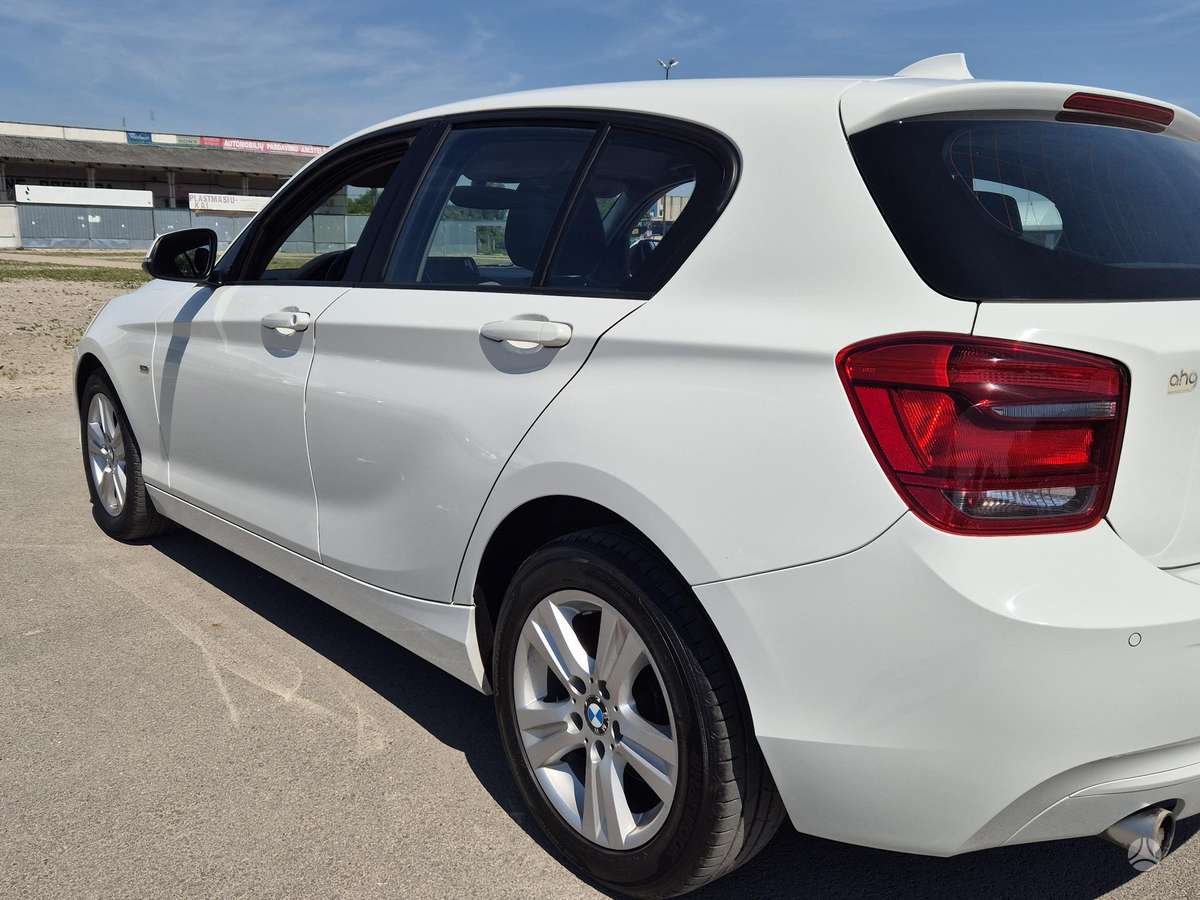 BMW 114, 1.6 l., hatchback