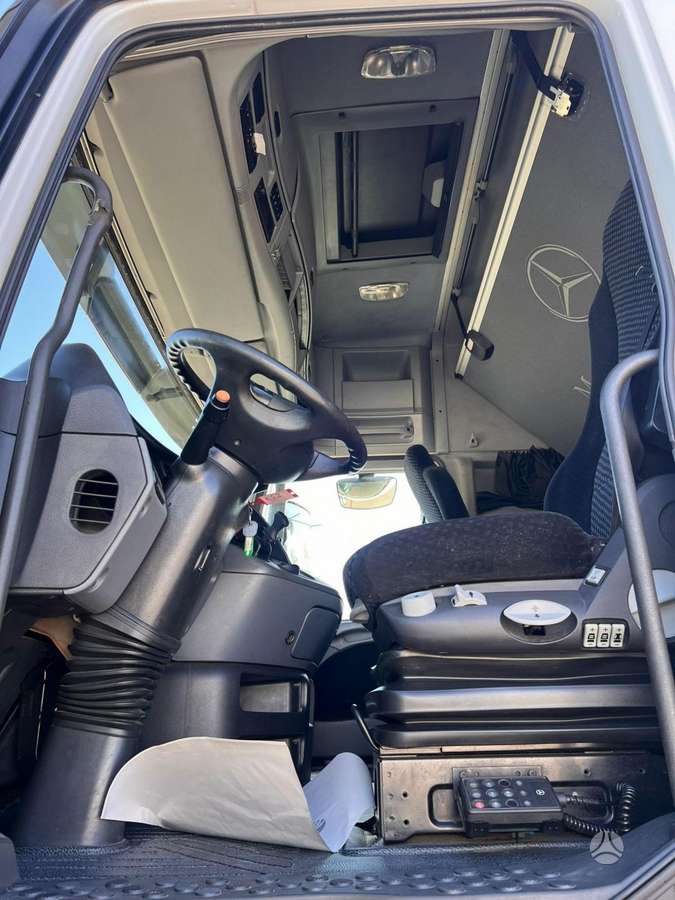 Mercedes-Benz Actros 1844 LS, double sleeper